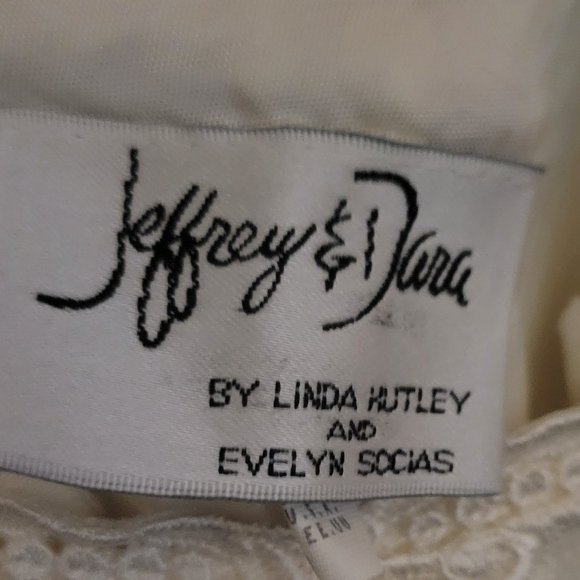 Vintage Jeffrey & Dara by Linda Hutley and Evelyn Socias Cream Evening Dress - Picture 9 of 9